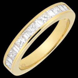 <a href=http://www.edenly.com/alliance-or-diamant/alliance-or-jaune-semi-pavee-serti-rail-carats-dia,506,10.html?url=alliance-mariage-or-diamant&liste_cat=9X10X11X30X41X36X34X37X31 style=color:#fff;text-decoration:none;>Alliance or jaune semi pav�e - serti rail - - 0.7 carats - 13 diamants <br><b style=color:#FFE492;>1290 €</b> (-47%) </a>