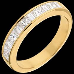 <a href=http://www.edenly.com/alliance-or-diamant/alliance-or-jaune-semi-pavee-serti-rail-carats,507,10.html?liste_cat=10 style=color:#fff;text-decoration:none;><u>Alliance or jaune semi pav�e - serti rail  - 1 carats</u><br><br><strike>3540 €</strike> (-52%) <b style=color:#FF9999;>1690 €</b></a>