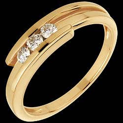 <a href=http://de.edenly.com/trilogie/trilogie-ring-bipolaire-in-gelbgold,1127,5.html?liste_cat=5 style=color:#fff;text-decoration:none;><u>Trilogie-Ring Bipolar in Gelbgold</u><br><br><strike>860 €</strike> (-30%) <b style=color:#FF9999;>600 €</b></a>