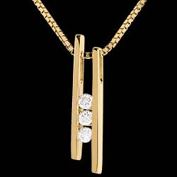 <a href=http://de.edenly.com/moderne-anhanger/collier-stimmgabel-trilogie-in-gelbgold-diamanten,128,16.html style=color:#fff;text-decoration:none;><u>Collier Stimmgabel Trilogie in Gelbgold - 3 Diamanten</u><br><br><b>960 €</b></a>