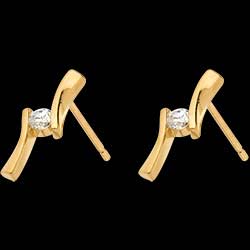 <a href=http://www.edenly.com/puces-diamants/boucles-oreilles-apostrophe-diamants-pm-puce-or-ja,352,22.html?liste_cat=20X22X24X23X38 style=color:#fff;text-decoration:none;><u>Boucles d'oreilles apostrophe diamants (PM) - puce or jaune</u><br><br><strike>350 €</strike> <b style=color:#FF9999;>320 €</b></a>