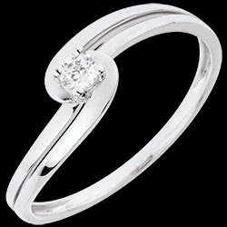 <a href=http://de.edenly.com/ringe-klassisch/,3013,7.html?liste_cat=7 style=color:#fff;text-decoration:none;><u>Solit�r Ring Silly</u><br><br><b>610 €</b></a>