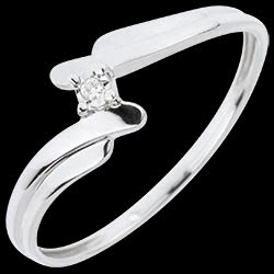 <a href=http://de.edenly.com/ringe-klassisch/solitar-ring-federn,3015,7.html?liste_cat=7 style=color:#fff;text-decoration:none;><u>Solit�r Ring Federn</u><br><br><b>240 €</b></a>