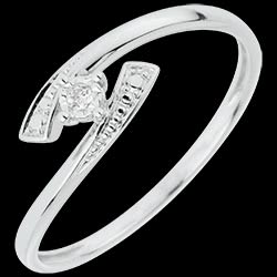 <a href=http://de.edenly.com/ringe-klassisch/solitar-ring-oui,3036,7.html?liste_cat=7 style=color:#fff;text-decoration:none;><u>Solit�r Ring Oui</u><br><br><b>270 €</b></a>