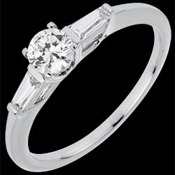 <a href=http://www.edenly.com/solitaires-accompagnes/bague-solitaire-mon-ange,3053,4.html?url=bague-fiancaille&liste_cat=2X3X4X5X12 style=color:#fff;text-decoration:none;>Bague Solitaire Mon Ange - diamant 0.35 carat <br><b style=color:#FFE492;>990 €</b> (-56%) </a>