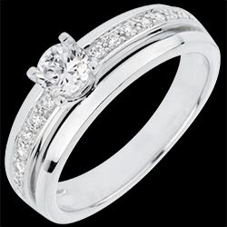 <a href=http://de.edenly.com/ringe-breit/solitar-ring-meine-konigin,3058,8.html?liste_cat=8 style=color:#fff;text-decoration:none;><u>Solit�r Ring Meine K�nigin</u><br><br><strike>2630 €</strike> (-55%) <b style=color:#FF9999;>1190 €</b></a>