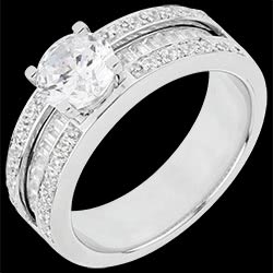 <a href=http://de.edenly.com/solitar-umrandet-von-diamanten/solitar-ring-edwige,3065,4.html style=color:#fff;text-decoration:none;><u>Solit�r Ring Edwige</u><br><br><b>12380 €</b></a>