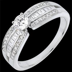 <a href=http://de.edenly.com/solitar-umrandet-von-diamanten/,3066,4.html?liste_cat=2X3X4X5X12 style=color:#fff;text-decoration:none;><u>Solit�r Ring Sehnsucht</u><br><br><b>3400 €</b></a>