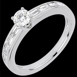 <a href=http://de.edenly.com/solitar-umrandet-von-diamanten/,3067,4.html?liste_cat=4 style=color:#fff;text-decoration:none;><u>Solit�r Ring Perfektion</u><br><br><strike>3280 €</strike> (-55%) <b style=color:#FF9999;>1490 €</b></a>