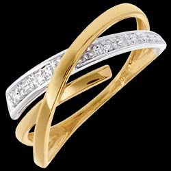 <a href=http://de.edenly.com/ringe-klassisch/ring-voltige-gelb-und-weissgold-diamanten,7,7.html style=color:#fff;text-decoration:none;><u>Ring Voltige in Gelb- und Weissgold - 3 Diamanten</u><br><br><b>530 €</b></a>