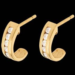 <a href=http://www.edenly.com/boucles-oreilles-creoles/boucles-oreilles-demi-lunes-or-jaune-pavees-gm-31,230,23.html?liste_cat=20X22X24X23X38 style=color:#fff;text-decoration:none;><u>Boucles d'oreilles demi lunes or jaune pav�es (GM) - 0.31 carats - 12 diamants</u><br><br><strike>1070 €</strike> (-45%) <b style=color:#FF9999;>590 €</b></a>