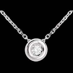 <a href=http://de.edenly.com/klassische-anhanger/collier-calice-weissgold,141,15.html?liste_cat=15 style=color:#fff;text-decoration:none;><u>Collier Kelch in Weissgold</u><br><br><strike>520 €</strike> (-38%) <b style=color:#FF9999;>320 €</b></a>