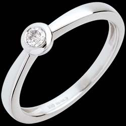 <a href=http://en.edenly.com/rings-fine/solitaire-white-lady,405,7.html?liste_cat=7 style=color:#fff;text-decoration:none;><u>Solitaire white lady</u><br><br><strike>� 739</strike> (-37%) <b style=color:#FF9999;>� 469</b></a>