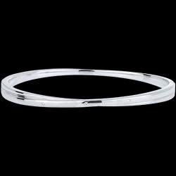 <a href=http://argent.edenly.com/bracelets-joncs-argent/bracelets-jonc-trilogia-argent-diamant,6238,2018.html?liste_cat=2014X2018X2019 style=color:#fff;text-decoration:none;><u>Bracelets Jonc Trilogia argent et diamant</u><br><br><b>139 €</b></a>