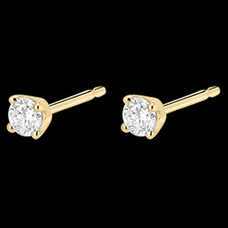 <a href=http://www.edenly.com/puces-diamants/boucles-oreilles-diamants-mm-puces-or-jaune-25-ca,193,22.html?liste_cat=20X22X24X23X38 style=color:#fff;text-decoration:none;><u>  Boucles d'oreilles diamants (MM+) - puces or jaune    - 0.25 carats</u><br><br><strike>670 €</strike> (-33%) <b style=color:#FF9999;>450 €</b></a>