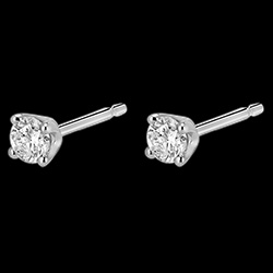 <a href=http://www.edenly.com/puces-diamants/boucles-oreilles-diamants-mm-puces-or-blanc-25-ca,192,22.html?liste_cat=20X22X24X23X38 style=color:#fff;text-decoration:none;><u>  Boucles d'oreilles diamants (MM+) - puces or blanc  - 0.25 carats</u><br><br><strike>740 €</strike> (-39%) <b style=color:#FF9999;>450 €</b></a>