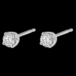 <a href=http://es.edenly.com/pendientes-cortos/pendientes-diamantes-cortos-oro-blanco-quilates,196,22.html?url=pendientes&liste_cat=20X22X24X23X38X44 style=color:#fff;text-decoration:none;>Pendientes diamantes  - cortos oro blanco - 0.4 quilates <br><b style=color:#FFE492;>690 €</b> (-51%) </a>