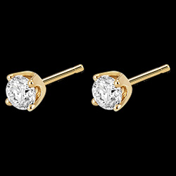 <a href=http://es.edenly.com/pendientes-cortos/pendientes-diamantes-cortos-oro-amarillo-quilates,199,22.html?url=pendientes&liste_cat=20X22X24X23X38X44 style=color:#fff;text-decoration:none;>Pendientes diamantes  - cortos oro amarillo - 0.5 quilates <br><b style=color:#FFE492;>850 €</b> (-55%) </a>