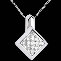<a href=http://de.edenly.com/klassische-anhanger/collier-damier-pave-in-weissgold-25-karat,438,15.html style=color:#fff;text-decoration:none;><u>Collier Schachbrett in Weissgold - 0.25 Karat</u><br><br><b>800 €</b></a>