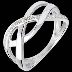 <a href=http://en.edenly.com/rings-fine/braided-ring-white-gold-paved,461,7.html?liste_cat=7 style=color:#fff;text-decoration:none;><u>Braided ring white gold paved</u><br><br><b>� 579</b></a>