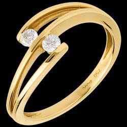 <a href=http://en.edenly.com/rings-fine/the-beam-ring,439,7.html?liste_cat=7 style=color:#fff;text-decoration:none;><u>The Beam ring</u><br><br><strike>� 789</strike> (-35%) <b style=color:#FF9999;>� 509</b></a>