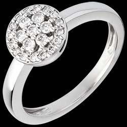 <a href=http://de.edenly.com/solitar-umrandet-von-diamanten/ring-rose-pave-weissgold-026-karat,432,4.html?liste_cat=4 style=color:#fff;text-decoration:none;><u>Ring Diamant-Rose in Weissgold - 0.26 Karat</u><br><br><strike>960 €</strike> (-29%) <b style=color:#FF9999;>680 €</b></a>