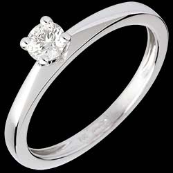 <a href=http://www.edenly.com/solitaire-diamant/essentiel-solitaire-or-blanc-26-carats,410,3.html?liste_cat=3 style=color:#fff;text-decoration:none;><u>L'essentiel d'un solitaire or blanc  - 0.26 carats</u><br><br><strike>1540 €</strike> (-36%) <b style=color:#FF9999;>990 €</b></a>