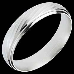 <a href=http://en.edenly.com/gold-wedding-ring-man/vortex-wedding-ring,1039,30.html?liste_cat=30 style=color:#fff;text-decoration:none;><u>Vortex Wedding Ring</u><br><br><b>� 759</b></a>