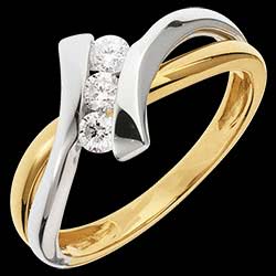 <a href=http://de.edenly.com/trilogie/trilogie-ring-dolce-vita,1108,5.html?liste_cat=5 style=color:#fff;text-decoration:none;><u>Trilogie-Ring Dolce Vita - Gelbgold und Wei�gold mit 3 Diamanten - 0.22 Karat</u><br><br><strike>1260 €</strike> (-45%) <b style=color:#FF9999;>690 €</b></a>