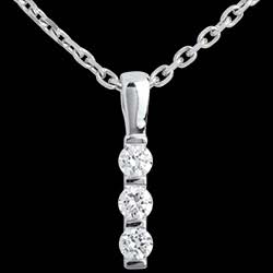 <a href=http://de.edenly.com/klassische-anhanger/anhanger-totem-trilogie-in-weissgold-24-karat-diam,319,15.html?liste_cat=15 style=color:#fff;text-decoration:none;><u>Anh�nger Totem Trilogie in Weissgold - 0.24 Karat - 3 Diamanten</u><br><br><strike>820 €</strike> (-30%) <b style=color:#FF9999;>570 €</b></a>