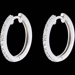 <a href=http://www.edenly.com/boucles-oreilles-creoles/creoles-semi-pavees-or-blanc-mm-26-diamants,321,23.html?liste_cat=20X22X24X23X38 style=color:#fff;text-decoration:none;><u>Cr�oles semi pav�es or blanc (MM) - 26 diamants</u><br><br><strike>780 €</strike> (-37%) <b style=color:#FF9999;>490 €</b></a>