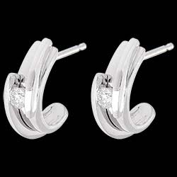 <a href=http://it.edenly.com/orecchini-cerchio-oro-diamanti/orecchini-bipolari-oro-bianco,233,23.html?url=orecchini-cerchio-oro-diamanti&liste_cat=23 style=color:#fff;text-decoration:none;>Orecchini Bipolari - oro bianco <br><b style=color:#FFE492;>580 €</b> (-36%) </a>