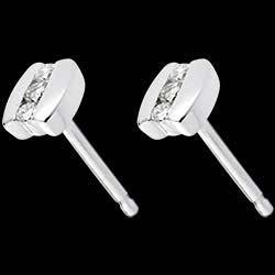 <a href=http://www.edenly.com/puces-diamants/boucles-oreilles-trilogie-parenthese-puces-or-blan,213,22.html?liste_cat=20X22X24X23X38 style=color:#fff;text-decoration:none;><u>Boucles d'oreilles trilogie parenth�se puces or blanc - 6 diamants</u><br><br><strike>450 €</strike> (-29%) <b style=color:#FF9999;>320 €</b></a>