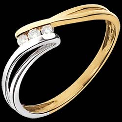 <a href=http://es.edenly.com/triologias/anillo-triologia-alegria-oro-amarillo-oro-blanco-diamantes,1079,5.html?url=anillos-compromiso&liste_cat=2X3X4X5X12 style=color:#fff;text-decoration:none;>Anillo Triolog�a alegr�a oro amarillo - oro blanco - 3 diamantes <br><b style=color:#FFE492;>310 €</b> (-38%) </a>