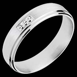 <a href=http://www.edenly.com/alliance-or-femme/anneau-poincon-or-blanc,1052,11.html?liste_cat=11 style=color:#fff;text-decoration:none;><u>Anneau Poin�on or blanc</u><br><br><b>640 €</b></a>