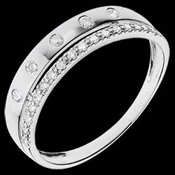 <a href=http://www.edenly.com/bagues-fines/anneau-d-un-autre-monde-or-blanc,1168,7.html style=color:#fff;text-decoration:none;><u>Anneau D'un Autre Monde or blanc</u><br><br><strike>690 €</strike> (-35%) <b style=color:#FF9999;>450 €</b></a>