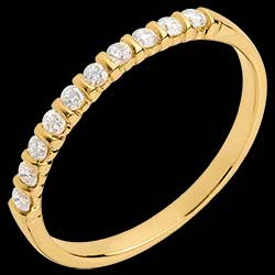 <a href=http://de.edenly.com/goldene-trauringe-mit-diamanten/trauring-semi-pave-gelbgold-krappenfassung-10-diam,560,10.html?liste_cat=10 style=color:#fff;text-decoration:none;><u>Trauring semi pav� in Gelbgold - Krappenfassung  - 10 Diamanten</u><br><br><strike>590 €</strike> (-25%) <b style=color:#FF9999;>440 €</b></a>