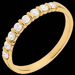 <a href=http://de.edenly.com/goldene-trauringe-mit-diamanten/trauring-semi-pave-gelbgold-krappenfassung-03-kara,567,10.html?liste_cat=10 style=color:#fff;text-decoration:none;><u>Trauring semi pav� in Gelbgold - Krappenfassung  - 0.3 Karat - 8 Diamanten</u><br><br><strike>820 €</strike> (-40%) <b style=color:#FF9999;>490 €</b></a>