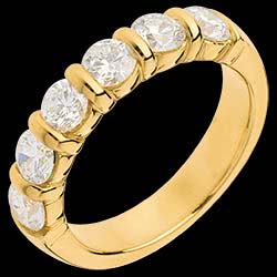 <a href=http://www.edenly.com/alliance-or-diamant/alliance-or-jaune-semi-pavee-serti-barrettes-carat,586,10.html?liste_cat=10 style=color:#fff;text-decoration:none;><u>Alliance or jaune semi pav�e - serti barrettes - 1.5 carats - 6 diamants</u><br><br><strike>6120 €</strike> (-43%) <b style=color:#FF9999;>3490 €</b></a>