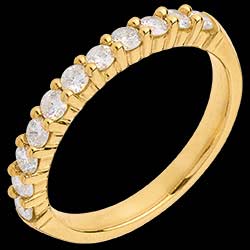<a href=http://www.edenly.com/alliance-or-diamant/alliance-or-jaune-semi-pavee-serti-griffes-carats,590,10.html?liste_cat=10 style=color:#fff;text-decoration:none;><u>Alliance or jaune semi pav�e - serti griffes - 0.5 carats - 11 diamants</u><br><br><strike>1170 €</strike> (-19%) <b style=color:#FF9999;>950 €</b></a>