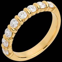 <a href=http://www.edenly.com/alliance-or-diamant/alliance-or-jaune-semi-pavee-serti-barrettes-75-ca,592,10.html?liste_cat=10 style=color:#fff;text-decoration:none;><u>Alliance or jaune semi pav�e - serti barrettes - 0.75 carats - 8 diamants</u><br><br><strike>2350 €</strike> (-37%) <b style=color:#FF9999;>1490 €</b></a>