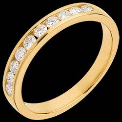 <a href=http://de.edenly.com/goldene-trauringe-mit-diamanten/trauring-semi-pave-gelbgold-kanalfassung-03-karat,603,10.html?liste_cat=10 style=color:#fff;text-decoration:none;><u>Trauring zur H�lfte mit Diamanten besetzt in Gelbgold - Kanalfassung - 0.3 Karat - 10 Diamanten</u><br><br><strike>720 €</strike> (-18%) <b style=color:#FF9999;>590 €</b></a>