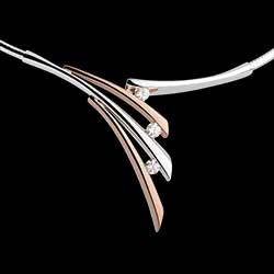 <a href=http://en.edenly.com/pink-moon-collection/gentle-pink-shadow-necklace,1244,115.html?liste_cat=115 style=color:#fff;text-decoration:none;><u>Gentle Pink Shadow Necklace</u><br><br><strike>� 3399</strike> (-59%) <b style=color:#FF9999;>� 1409</b></a>