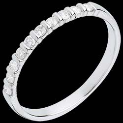 <a href=http://de.edenly.com/goldene-trauringe-mit-diamanten/trauring-semi-pave-weissgold-krappenfassung-10-dia,568,10.html?liste_cat=10 style=color:#fff;text-decoration:none;><u>Trauring zur H�lfte mit Diamanten besetzt in Weissgold - Krappenfassung  - 10 Diamanten</u><br><br><strike>490 €</strike> (-31%) <b style=color:#FF9999;>340 €</b></a>