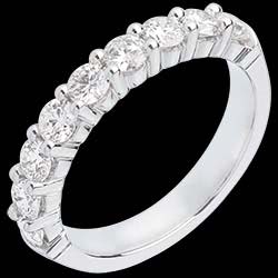 <a href=http://www.edenly.com/alliance-or-diamant/alliance-or-blanc-semi-pavee-serti-griffes-carats,593,10.html?liste_cat=10 style=color:#fff;text-decoration:none;><u>Alliance or blanc semi pav�e - serti griffes - 1 carats - 9 diamants</u><br><br><strike>2720 €</strike> (-32%) <b style=color:#FF9999;>1840 €</b></a>