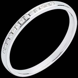 <a href=http://www.edenly.com/alliance-or-diamant/alliance-or-blanc-semi-pavee-serti-rail-13-diamant,561,10.html style=color:#fff;text-decoration:none;><u>Alliance or blanc semi pavée - serti rail - 13 diamants</u><br><br><strike>420 €</strike> (-31%) <b style=color:#FF9999;>290 €</b></a>