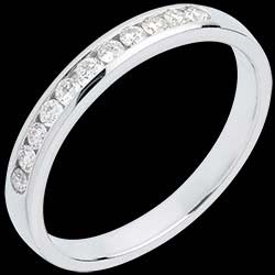 <a href=http://de.edenly.com/goldene-trauringe-mit-diamanten/trauring-semi-pave-weissgold-kanalfassung-11-diama,598,10.html style=color:#fff;text-decoration:none;><u>Trauring zur H�lfte mit Diamanten besetzt in Weissgold - Kanalfassung  - 11 Diamanten</u><br><br><strike>590 €</strike> <b style=color:#FF9999;>540 €</b></a>