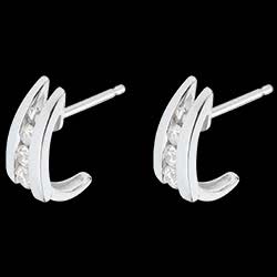<a href=http://www.edenly.com/puces-diamants/boucles-d-oreilles-accroche-coeur-blanc,1275,22.html?liste_cat=20X22X24X23X38 style=color:#fff;text-decoration:none;><u>Boucles d'oreilles accroche coeur blanc</u><br><br><strike>1150 €</strike> (-49%) <b style=color:#FF9999;>590 €</b></a>
