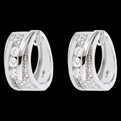 <a href=http://www.edenly.com/boucles-oreilles-creoles/boucles-d-oreilles-funambule-or-blanc,1297,23.html?liste_cat=20X22X24X23X38 style=color:#fff;text-decoration:none;><u>Boucles d'oreilles funambule or blanc</u><br><br><strike>2700 €</strike> (-49%) <b style=color:#FF9999;>1390 €</b></a>