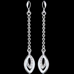 <a href=http://argent.edenly.com/boucles-d-orelles-pendantes-argent/boucles-oreilles-plumette-argent-diamant,6249,2024.html?liste_cat=2020X2022X2024X2023 style=color:#fff;text-decoration:none;><u>Boucles d'oreilles Plumette argent et diamant</u><br><br><b>69 €</b></a>